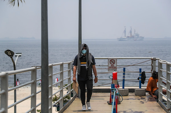 Haze caused by air pollution obscures the Manila skyline in August 2024 - an indicator of poor air quality.